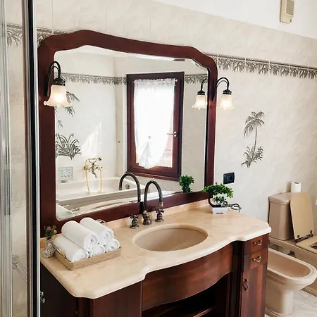 Vanda House Apartment *
